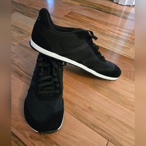 Xero Black Wynn Sneakers Size 9